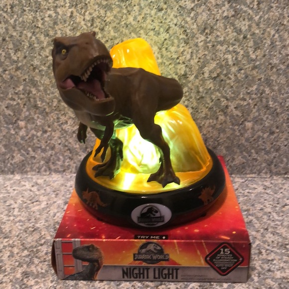 Jurassic World Night Light!!!  Automatic shut-off!!!  NEW!!!! - Picture 4 of 5